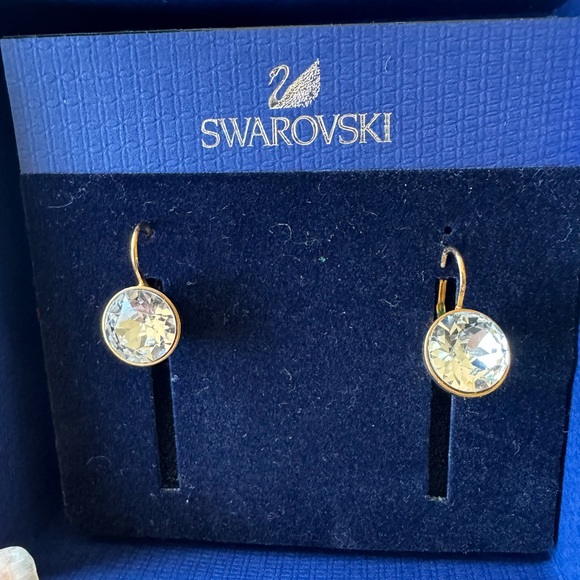 Swarovski rose gold dangle earrings - Picture 3 of 6